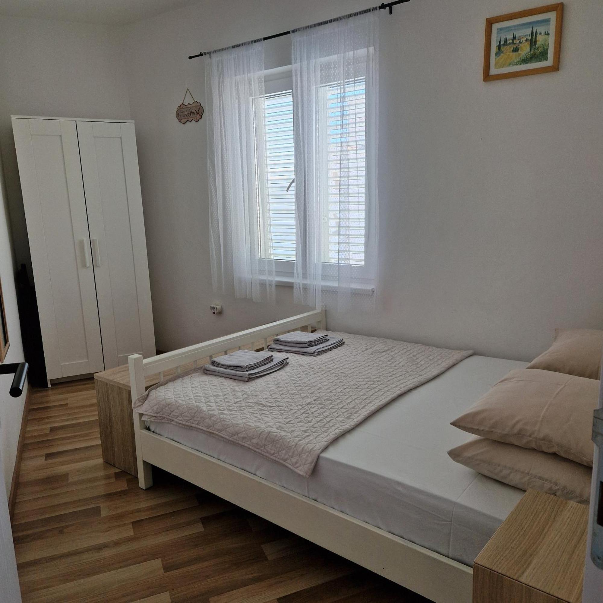 Apartman Iva โนวาลยา ภายนอก รูปภาพ